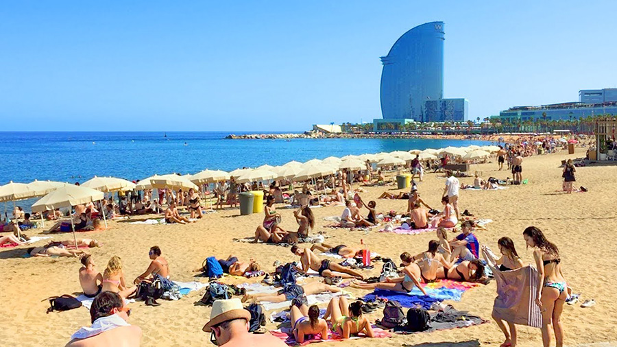 Verão na Praia Barceloneta