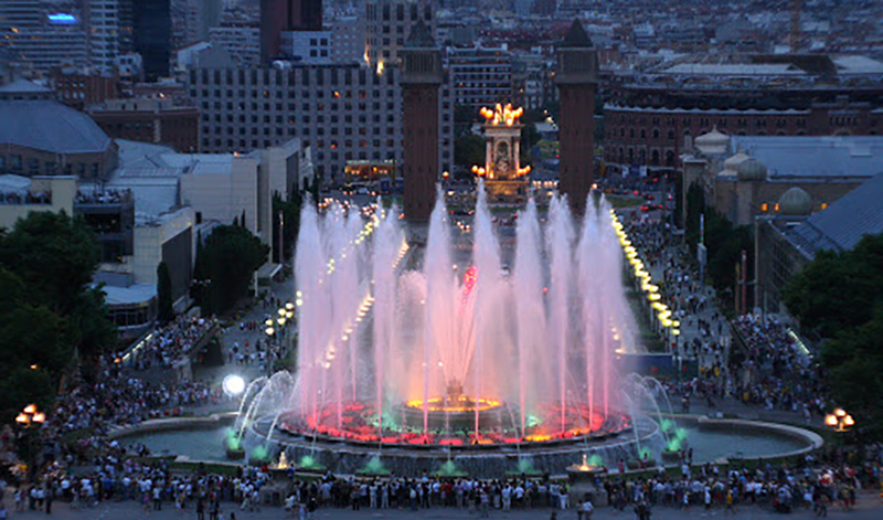 Vista aérea do Luzes do Show das Fontes de Montjuic em Barcelona