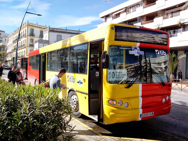 Ônibus do aeroporto de Ibiza até o centro 